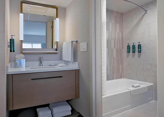 Romantic Hotels in Cedar Rapids