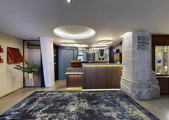 Romantic Hotels in Poitiers