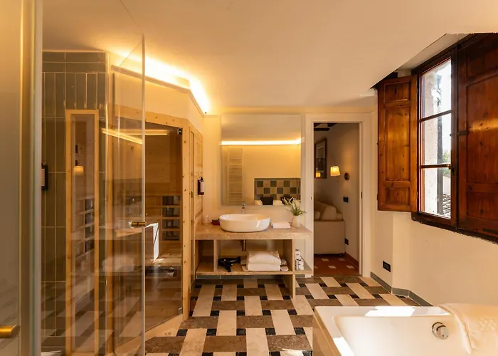 Romantic Hotels in Monteriggioni
