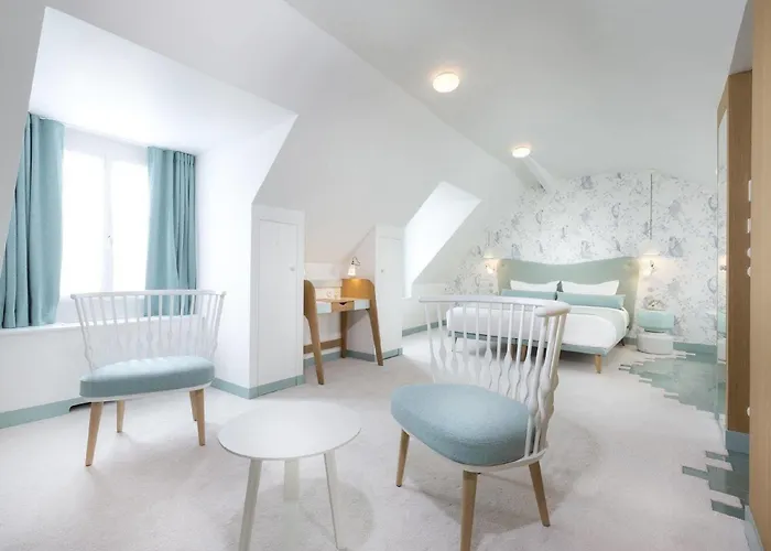 Romantic Hotels in Paris